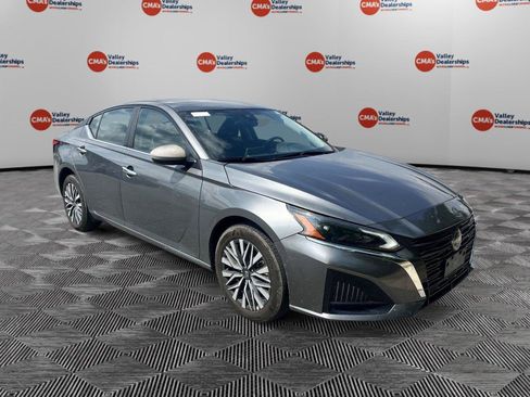 Used 2025 Nissan Altima 2.5 SV AWD/4WD image 7