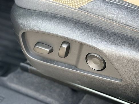 Used 2025 Chevrolet Equinox ACTIV w/ Safety and Technology Package image 7