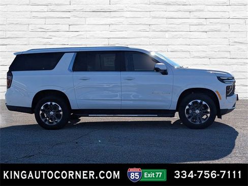 New 2026 Chevrolet Suburban LS image 4