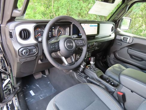 New 2025 Jeep Gladiator Willys image 20