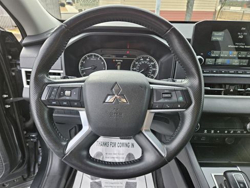 Used 2024 Mitsubishi Outlander SE image 25