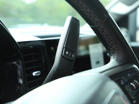 Used 2025 GMC Sierra 3500 SLT w/ SLT Premium Package AWD/4WD image 23