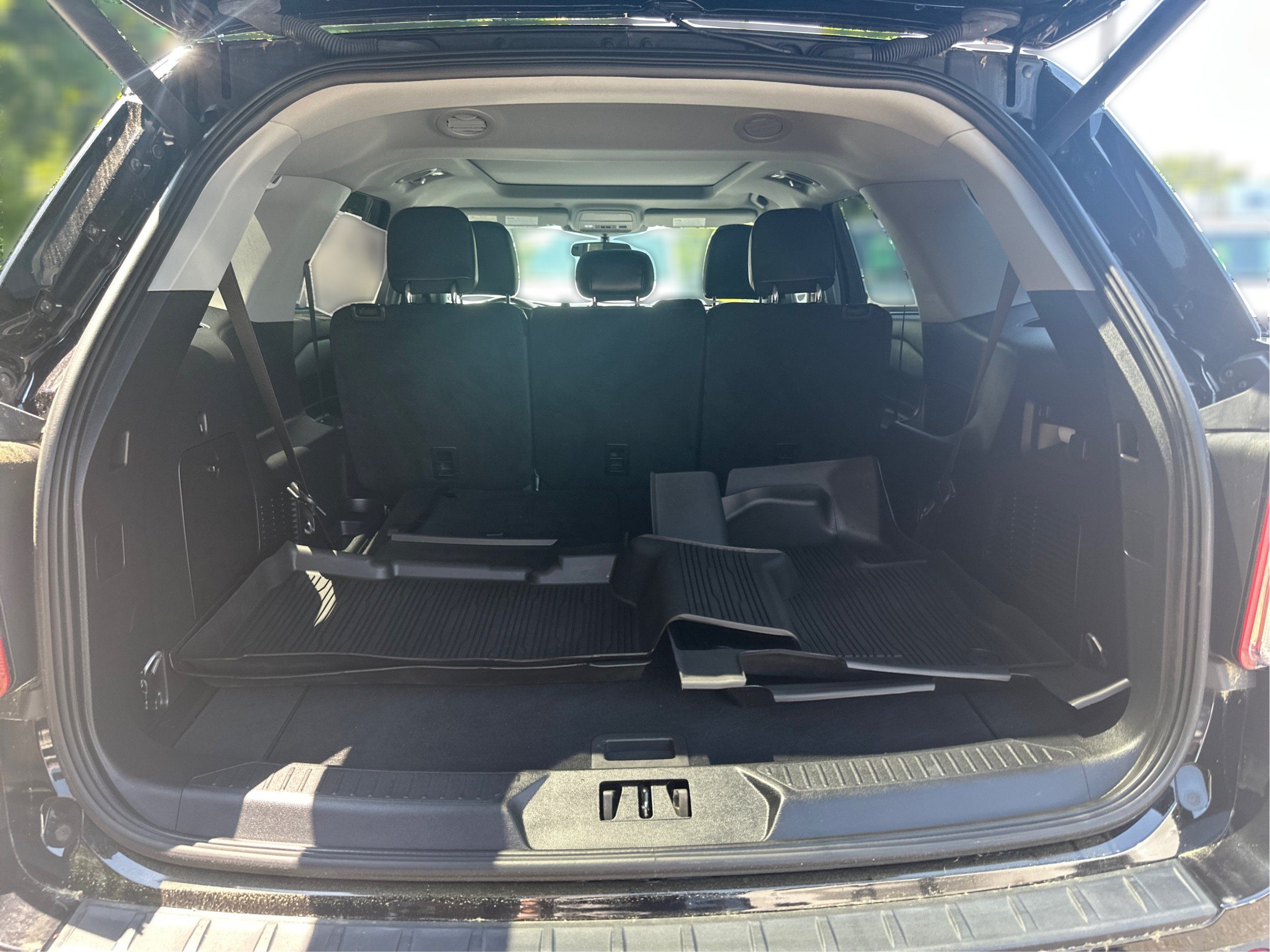 Used 2023 Ford Explorer XLT w/ Equipment Group 202A AWD/4WD image 13
