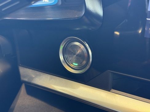 Used 2023 Chevrolet Corvette Stingray Premium Conv w/ Z51 Performance Package image 25