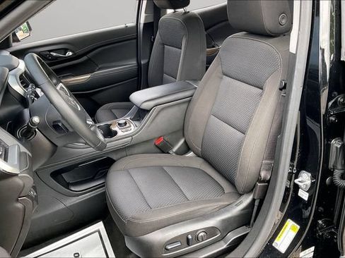 Certified 2023 GMC Acadia SLE w/ Driver Convenience Package FWD image 25