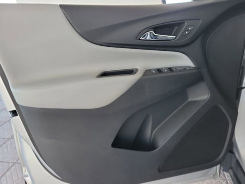 Used 2022 Chevrolet Equinox LT image 16