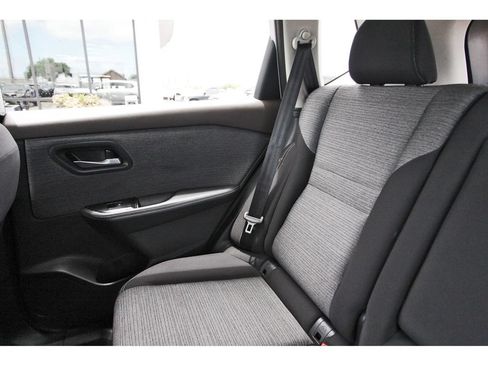 Used 2021 Nissan Rogue SV AWD/4WD image 12