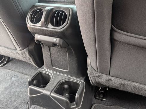 Used 2022 Jeep Wrangler Unlimited Sport AWD/4WD image 15