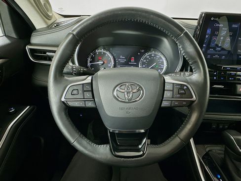 Used 2020 Toyota Highlander Limited image 11