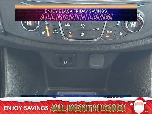 Used 2023 Chevrolet Traverse LT image 19