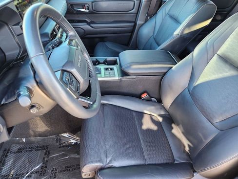 Used 2024 Toyota Land Cruiser image 12