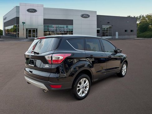 Used 2017 Ford Escape SE FWD image 9