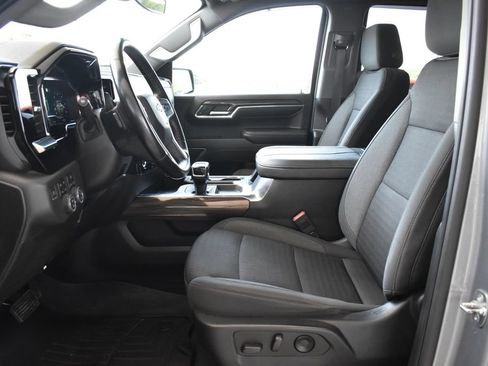 Used 2023 Chevrolet Silverado 1500 RST w/ Z71 Off-Road Package AWD/4WD image 4