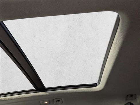 New 2025 Volvo XC40 B5 Core w/ Protection Package Premier image 18