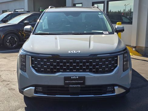 Certified 2025 Kia Carnival SX FWD image 2
