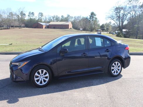 Used 2024 Toyota Corolla LE image 2