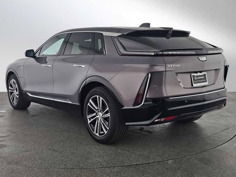 Used 2025 Cadillac Lyriq Luxury AWD/4WD image 5