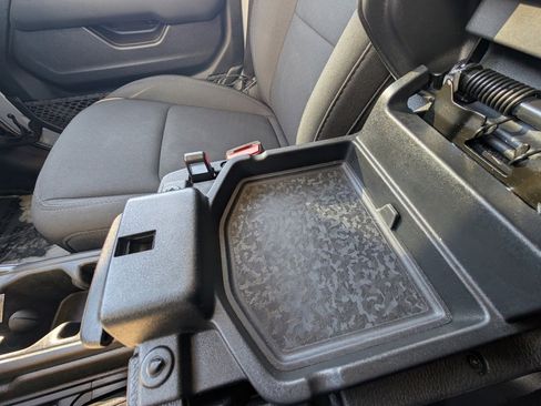 Used 2023 Jeep Wrangler Sahara image 33