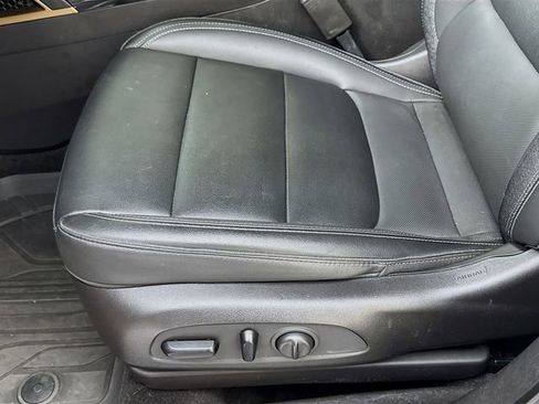 Used 2021 Chevrolet TrailBlazer ACTIV w/ Technology Package image 32