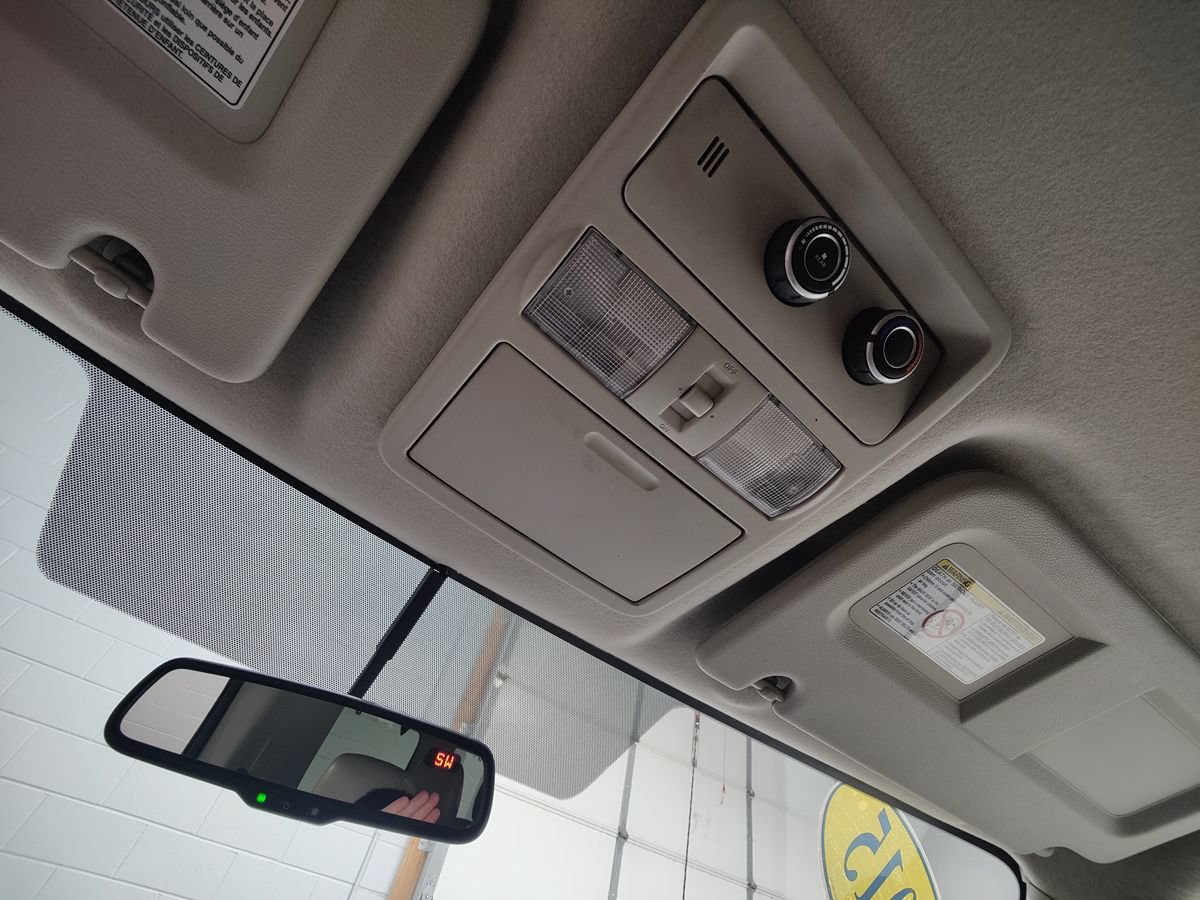Used 2015 Nissan NV 3500 SL w/ Technology Package RWD image 38