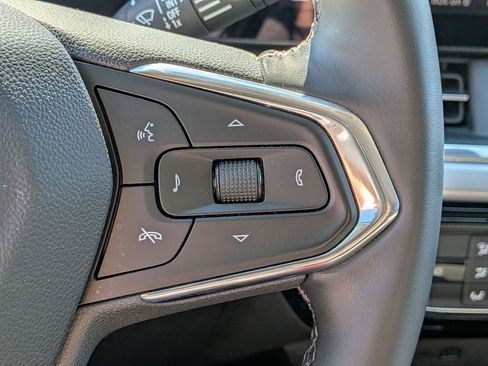 Used 2025 Chevrolet Trax LT w/ LT Convenience Package image 20