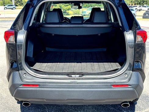 Used 2022 Toyota RAV4 XLE Premium image 30