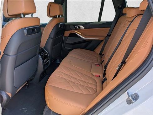 New 2026 BMW X5 xDrive40i w/ Climate Comfort Package AWD/4WD image 17
