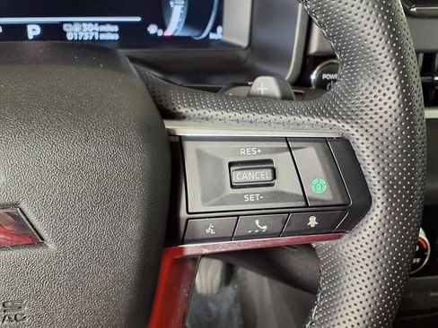 Used 2024 Mitsubishi Outlander SE AWD/4WD image 29