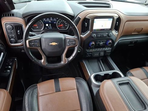 Used 2022 Chevrolet Silverado 1500 High Country w/ Technology Package AWD/4WD image 2