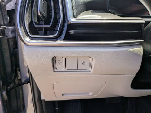 Certified 2025 Kia Sorento S FWD image 29
