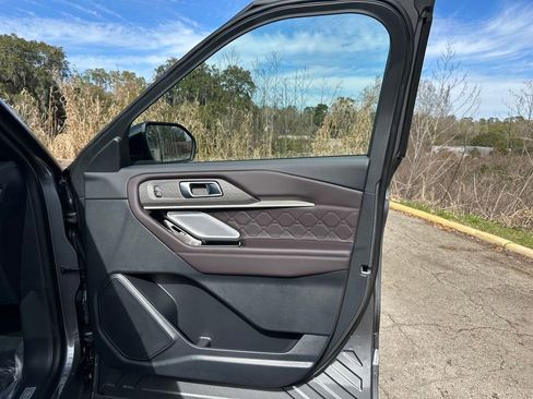 Used 2026 Ford Explorer Platinum w/ LUX Leather Package AWD/4WD image 36