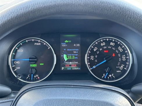 Used 2022 Toyota RAV4 LE image 22