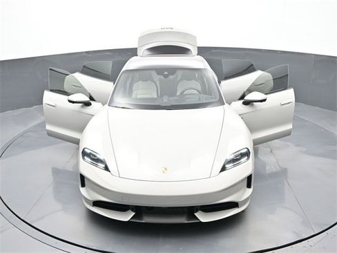 New 2025 Porsche Taycan 4S image 33
