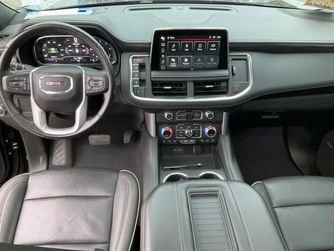 Used 2022 GMC Yukon XL SLT w/ SLT Premium Package image 4