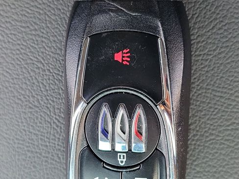 Used 2024 Buick Encore GX Avenir image 32