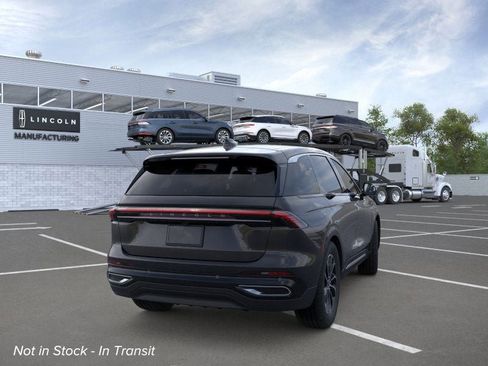 New 2026 Lincoln Nautilus Premier image 8