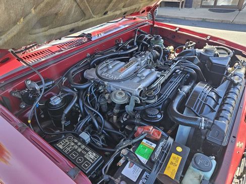 Used 1990 Toyota Pickup Deluxe AWD/4WD image 13