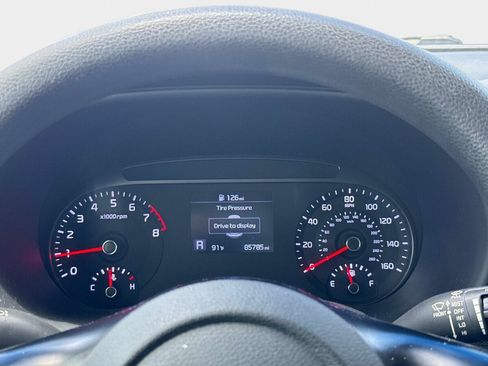 Used 2020 Kia Soul LX FWD image 28