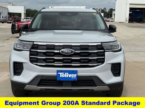 New 2026 Ford Explorer Active RWD image 3