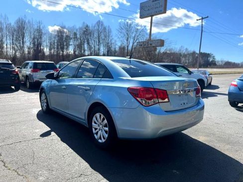 Used 2011 Chevrolet Cruze LS w/ Connectivity Package image 7