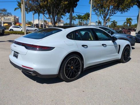 Used 2022 Porsche Panamera image 3