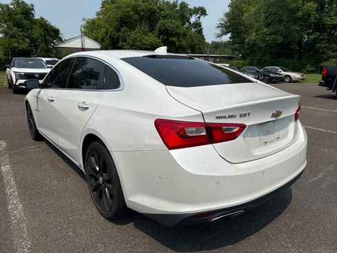 Used 2018 Chevrolet Malibu Premier w/ Premier Sun and Wheel Package FWD image 4