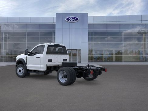 New 2025 Ford F550 image 4