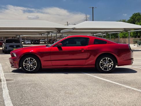 Used 2014 Ford Mustang Premium RWD image 7