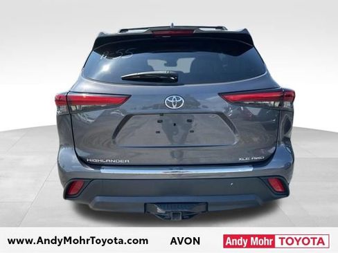 Used 2023 Toyota Highlander XLE AWD/4WD image 7
