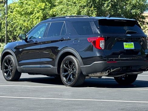 Used 2024 Ford Explorer ST-Line w/ Class IV Trailer Tow Package AWD/4WD image 3
