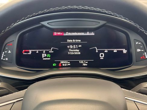 Used 2023 Audi Q8 Premium Plus w/ Premium Plus Package AWD/4WD image 17