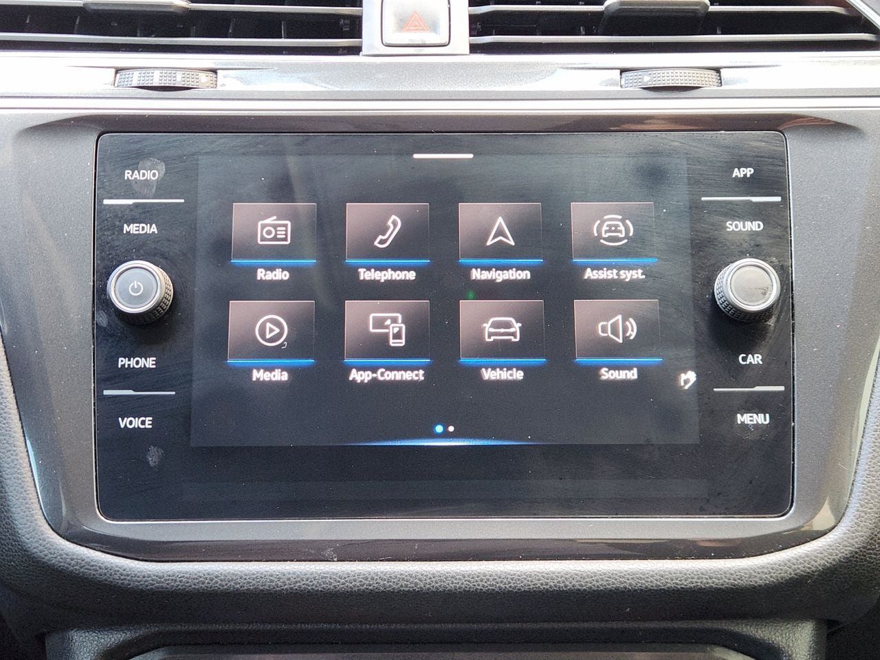 Used 2024 Volkswagen Tiguan SE FWD image 12