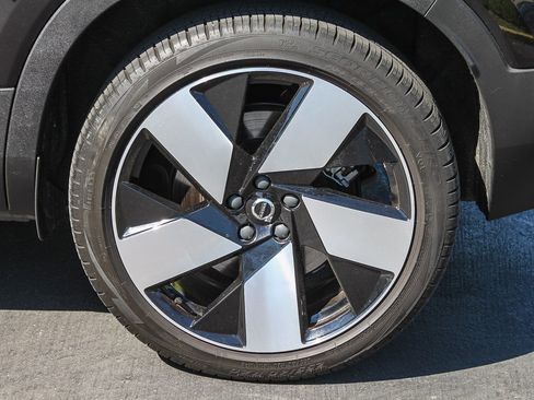 Used 2023 Volvo C40 P8 Recharge Ultimate image 11