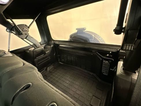 Used 2018 Jeep Wrangler Unlimited Sport S image 8